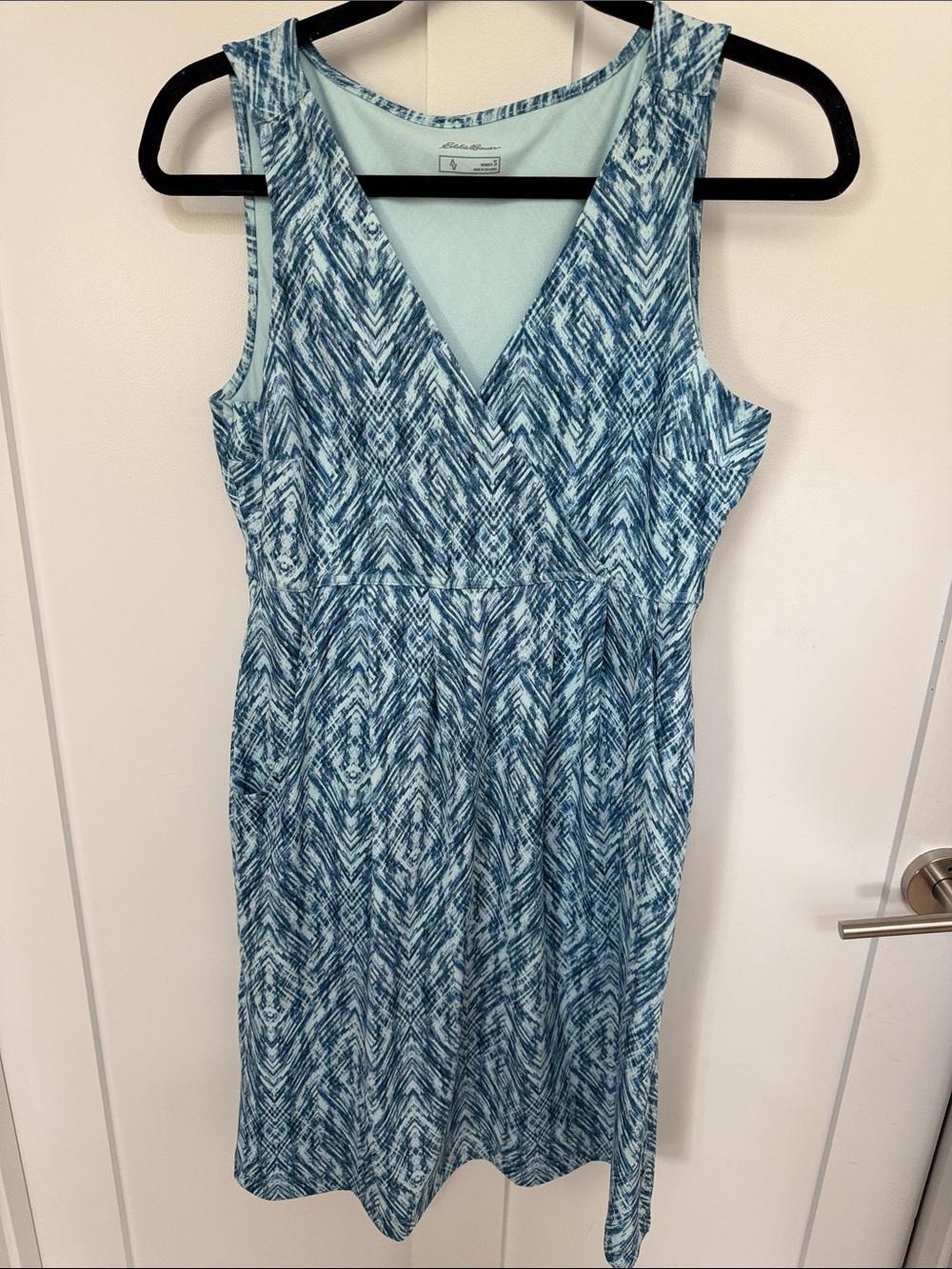 Eddie Bauer Sleeveless aster crossover Blue Patterned Midi Dress - Picture 1 of 1